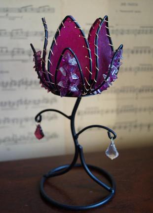 Підсвічник у вигляді квітки