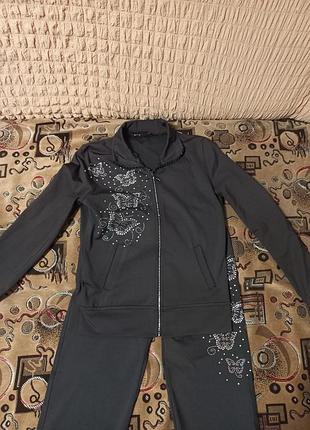 Спортивный костюм