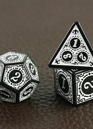 Белые кубики для игры dungeons and dragons 7 штук dice дайсы подземелья и драконы d20...