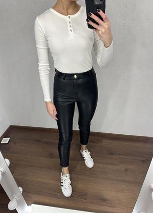 Шкіряні штани zara. розмір xs. нові, з бірками.
