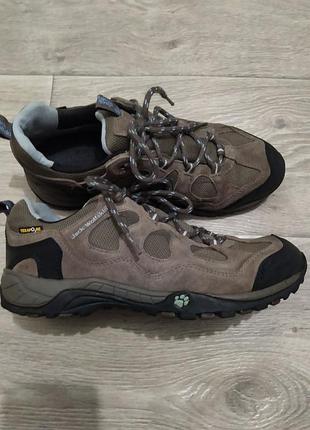 Трекинговые кроссовки jack
wolfskin