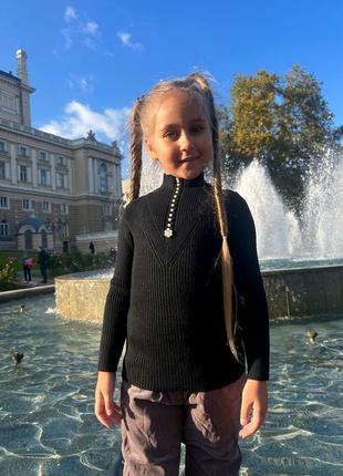 Черный свитер на девочку