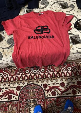 Футболка баленсиага