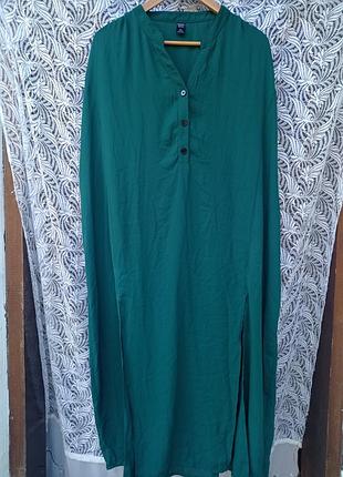 Крутизное платье накидка с распорками большого размера