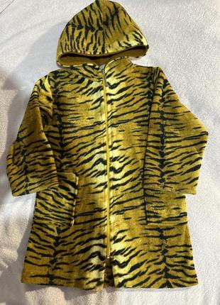 Халат на дівчинку.