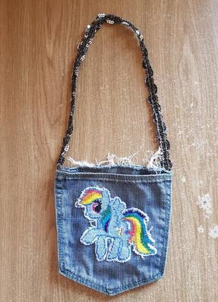 Маленька джинсова сумочка з вишивкою поні