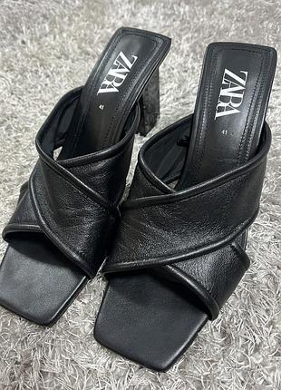 Мягкие кожаные босоножки на каблуке zara