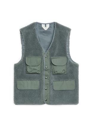 Чоловіча жилетка arket utility pile vest