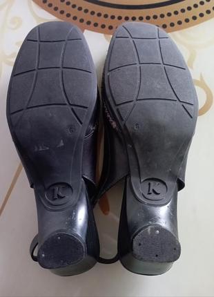 Босоніжки , туфлі