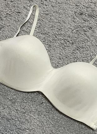 Гладкий,шикарний бюстгальтер-балконет