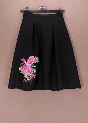 Юбка миди "ayanapa" чёрная с цветочной вышивкой. размер uk12.