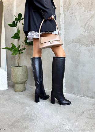 Чоботи жіночі