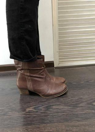 Ботльоны. натуральная кожа. испания