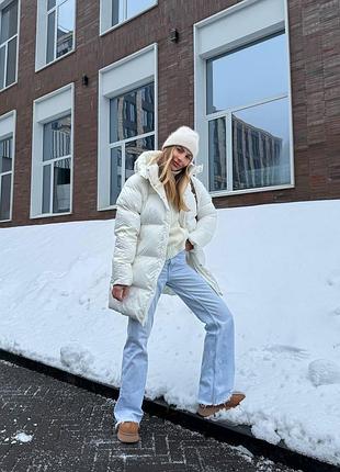 Довгий білий пуховик з капюшоном4 фото
