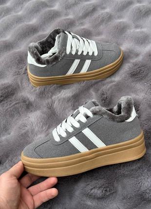 Кроссовки женские зимние