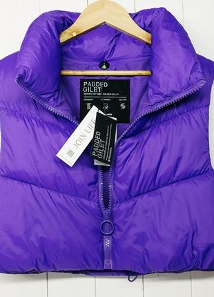 Укорочена стьобана  жилетка stradivarius