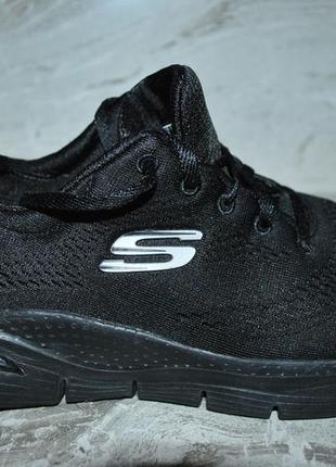 Черные кроссовки skechers 39 р