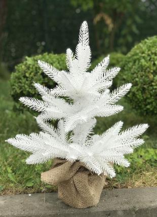 Ёлка classic литая в мешковине 50 см белая