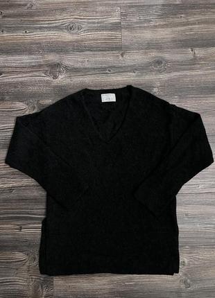 Шерстяной широкий оверсайз свитер с разрезами