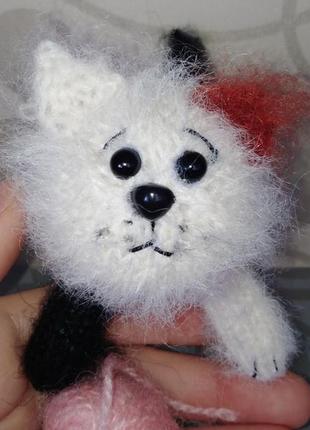 Котенок игрушка вязаная