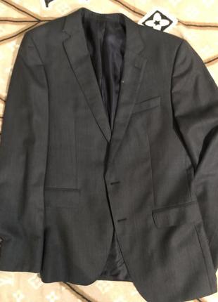 Hugo boss костюм