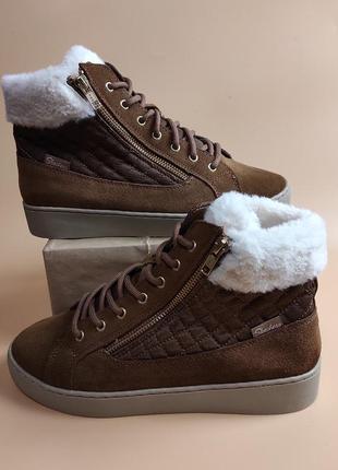 Черевики ботинки skechers 
розмір 38 довжина устілки 24,5 см.