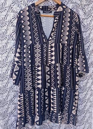 Стильне плаття рюш під принт вишиванка