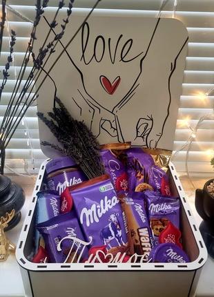 Подарунковий бокс milka солодкий букет їстівні