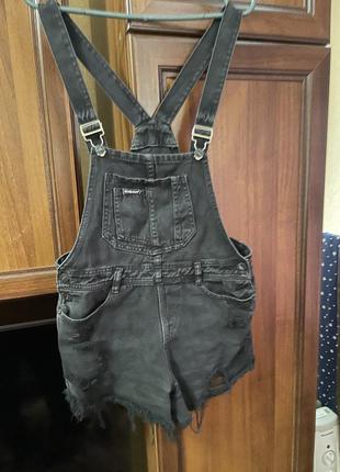 Джинсовый комбинезон