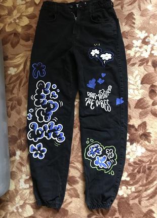 Джинсы джоггеры bershka граффити 36 г.