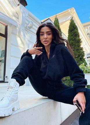 Костюм женский