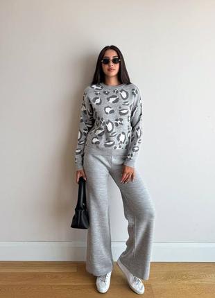 Повседневный костюм выполненный из трикотажного материала, объемный свитер и широкие брюки qs-24017