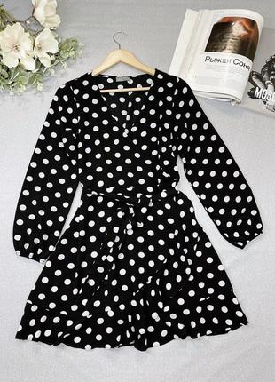 Стильное платье в горох