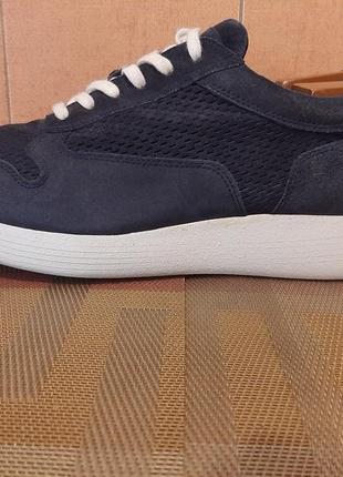Кросівки bata made in italy.