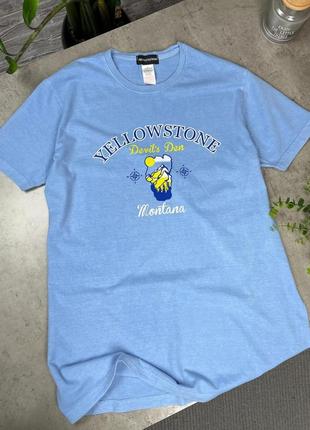 Футболка блакитна з малюнком від plt