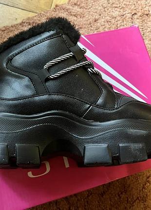 Кросівки зимові