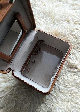 Вінтажний брендовий шкіряний ретро б'юті кейс валіза у стилі lv