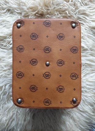 Вінтажний брендовий шкіряний ретро б'юті кейс валіза у стилі lv