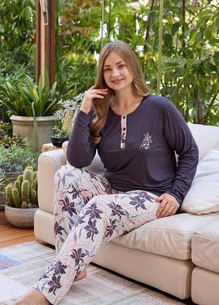 Жіноча піжама батал з віскози темно-синя, квітка