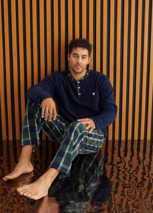 Чоловіча тепла піжама з флісу полар синій лонгслів та штани в клітину синьо-зелені