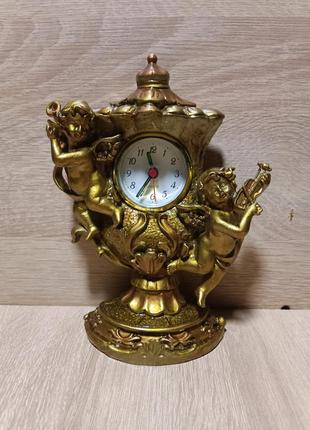 Настільні, камінні годинники