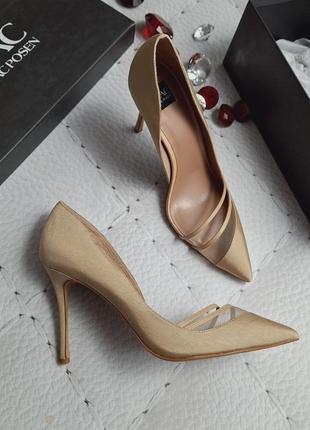 Zac posen оригінал бежеві туфлі човники дорсей на шпильці