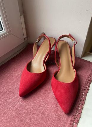 Червоні підбори