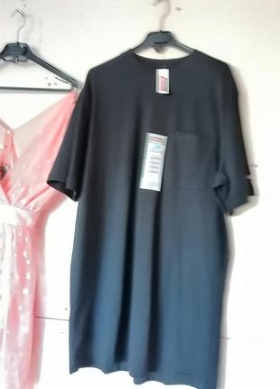 Щільна подовжена футболка з кишенькою дуже класної якості