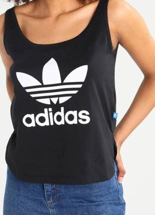 Майка фірми adidas