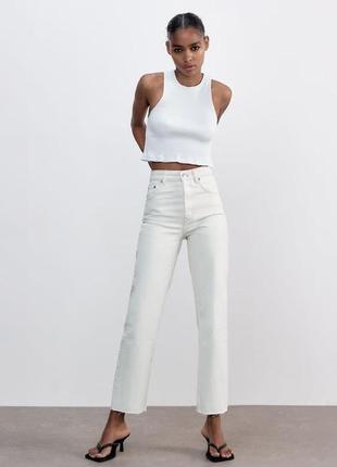 Белые прямые джинсы zara straight прямого кроя экрю