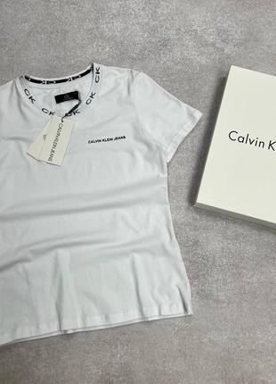 Жіноча футболка calvin klein