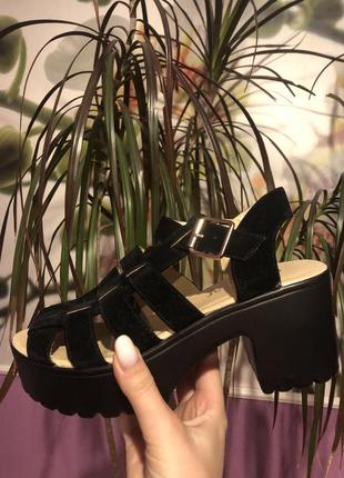 Стильные босоножки koi footwear