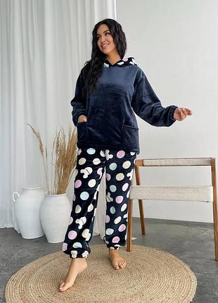 Домашний велюровый костюм с худи и брюками на резинке