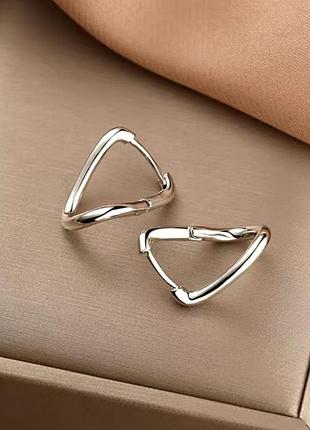 Серьги кольца, асимметричные